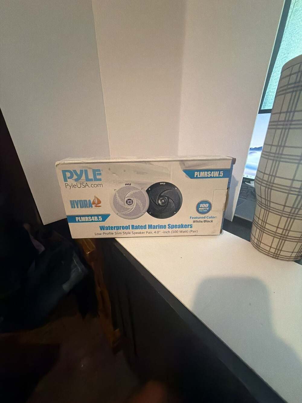 Pyle PLMRS4W.5 Waterproof Marine Speakers 4.0 Inch White Black Pair